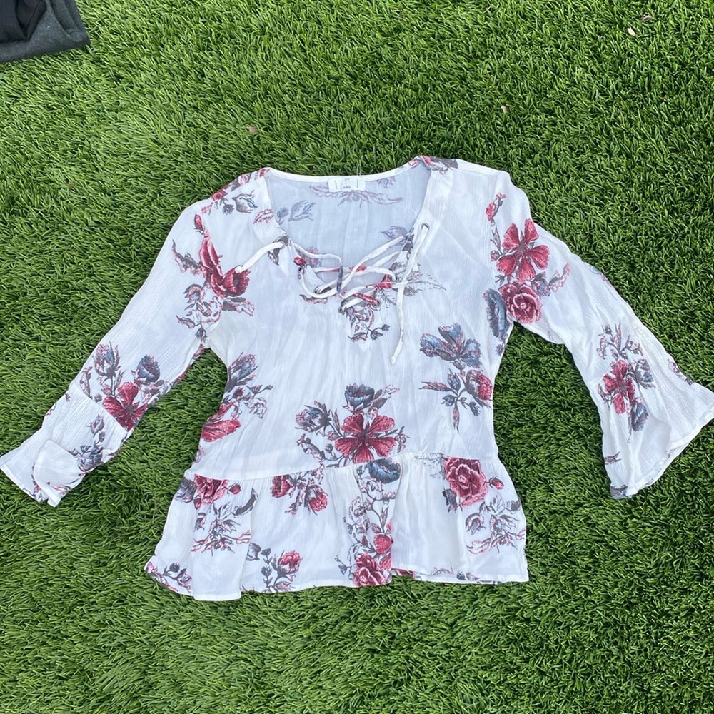 Ivy & MAin XS Top Blouse